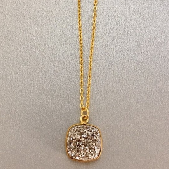 Stylish Platinum Druzy Gold Necklace - Picture 5 of 6
